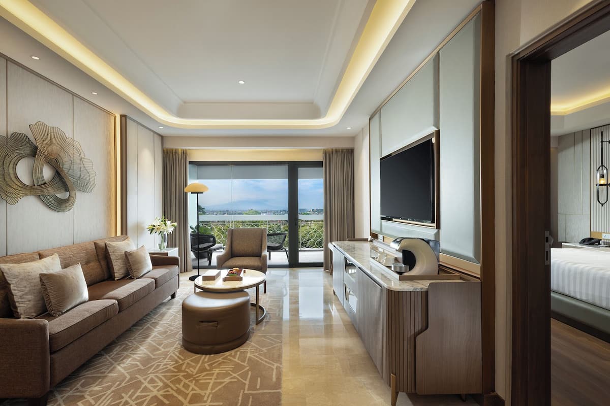 Executive Suite | Living area | LED TV