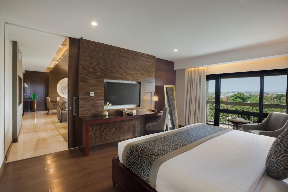 Ambarrukmo Suite | 1 bedroom, minibar, in-room safe, desk