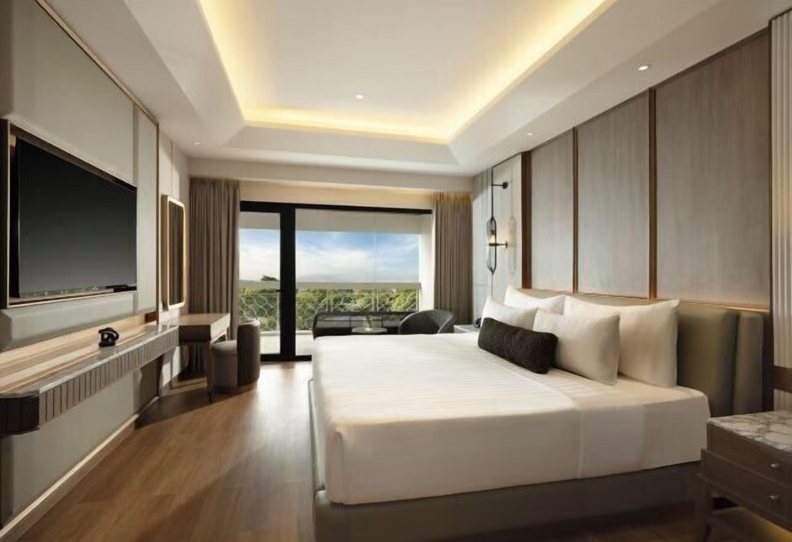 Premium bedding, minibar, in-room safe, desk