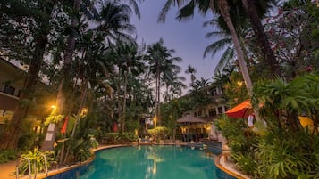 Outdoor pool, free pool cabanas, pool umbrellas