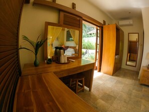 Executive Room, 1 King Bed, Non Smoking, Pool View | Minibar, in-room safe, individually decorated, individually furnished - The Watergarden (Manggis)