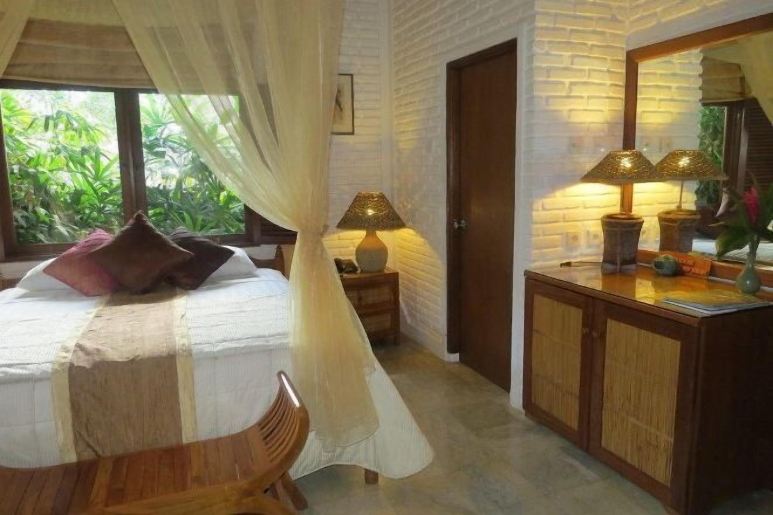 มินิบาร์, ตู้นิรภัยในห้องพัก, ห้องพักตกแต่งอย่างมีเอกลักษณ์
