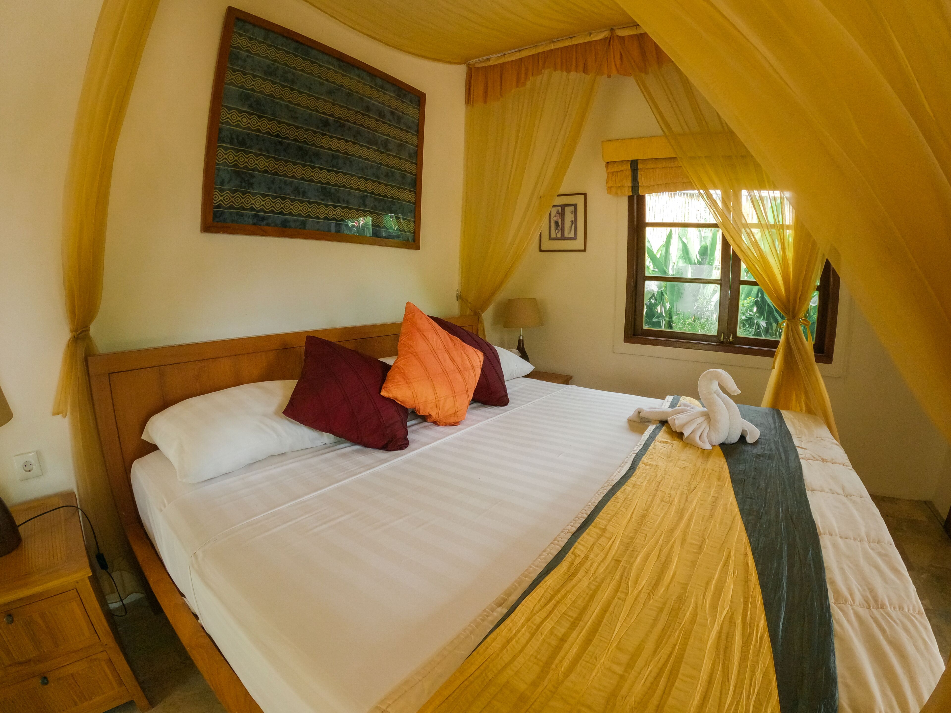 Executive kamer, 1 kingsize bed, niet-roken, uitzicht op zwembad | Een minibar, een kluis op de kamer, individueel gedecoreerd