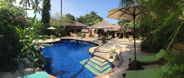 Outdoor pool, pool loungers