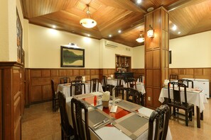Restaurant - Lucky 2 Hotel & Travel (Hanoi)