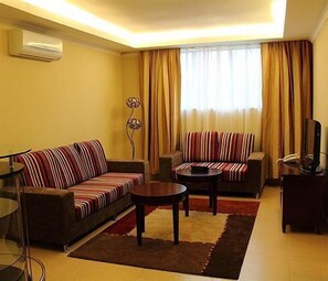 Executive Suite | Living area