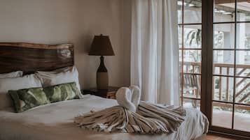 Chambre | Literie de qualité, couette en duvet, lit avec matelas à plateau-coussin