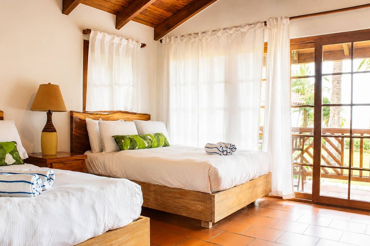 Double Room | Premium bedding, down comforters, pillowtop beds, WiFi (free)