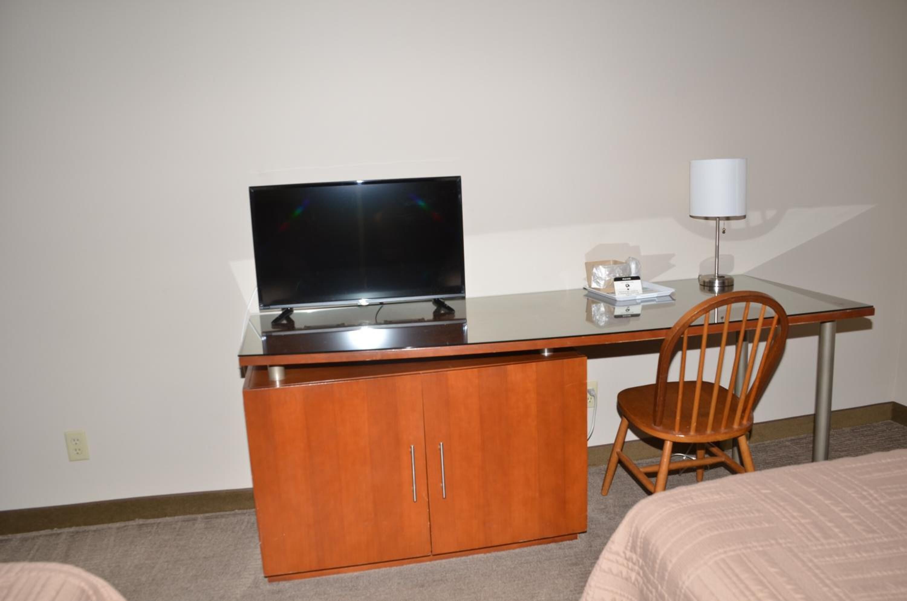 premium bedding, desk, free cots/infant beds, free rollaway beds