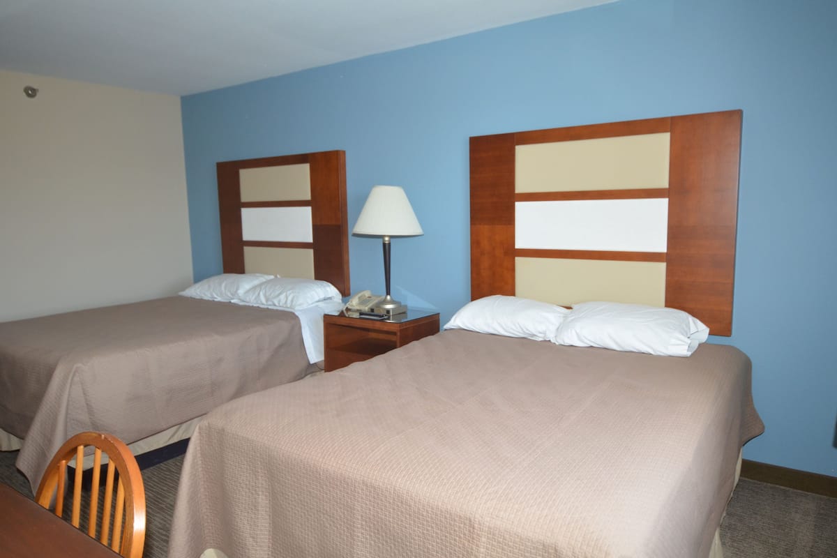 Premium bedding, desk, free cots/infant beds, free rollaway beds