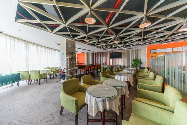 Daily buffet breakfast for a fee