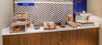 Holiday Inn Express Hotel & Suites NORTH FREMONT by IHG