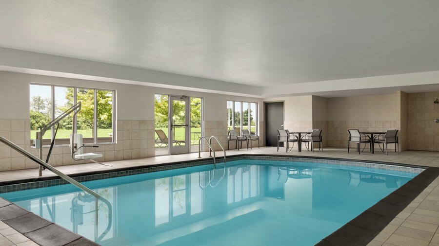 Holiday Inn Express Hotel & Suites NORTH FREMONT by IHG