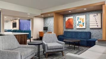 Coin salon dans le hall