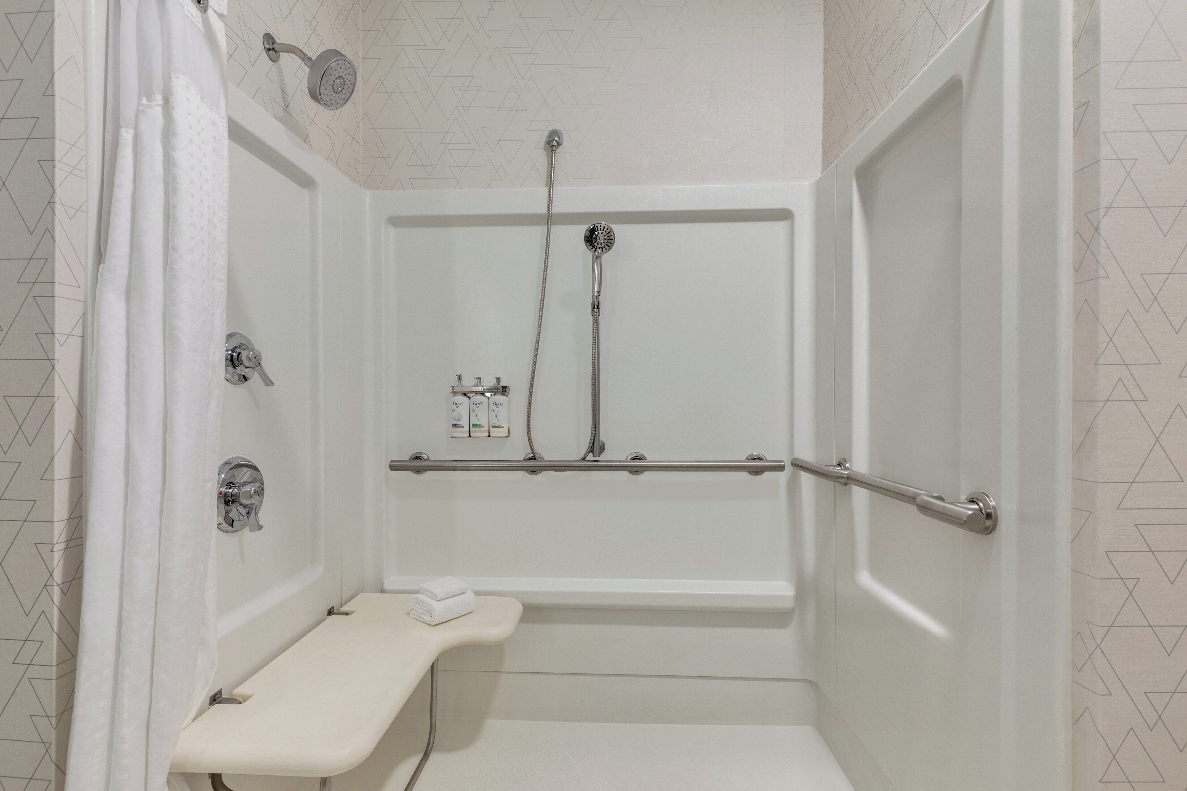 Standard Room, 1 King Bed, Accessible (Communications, Mobil, Roll-In Shower) | Desk, iron/ironing board, free WiFi, bed sheets