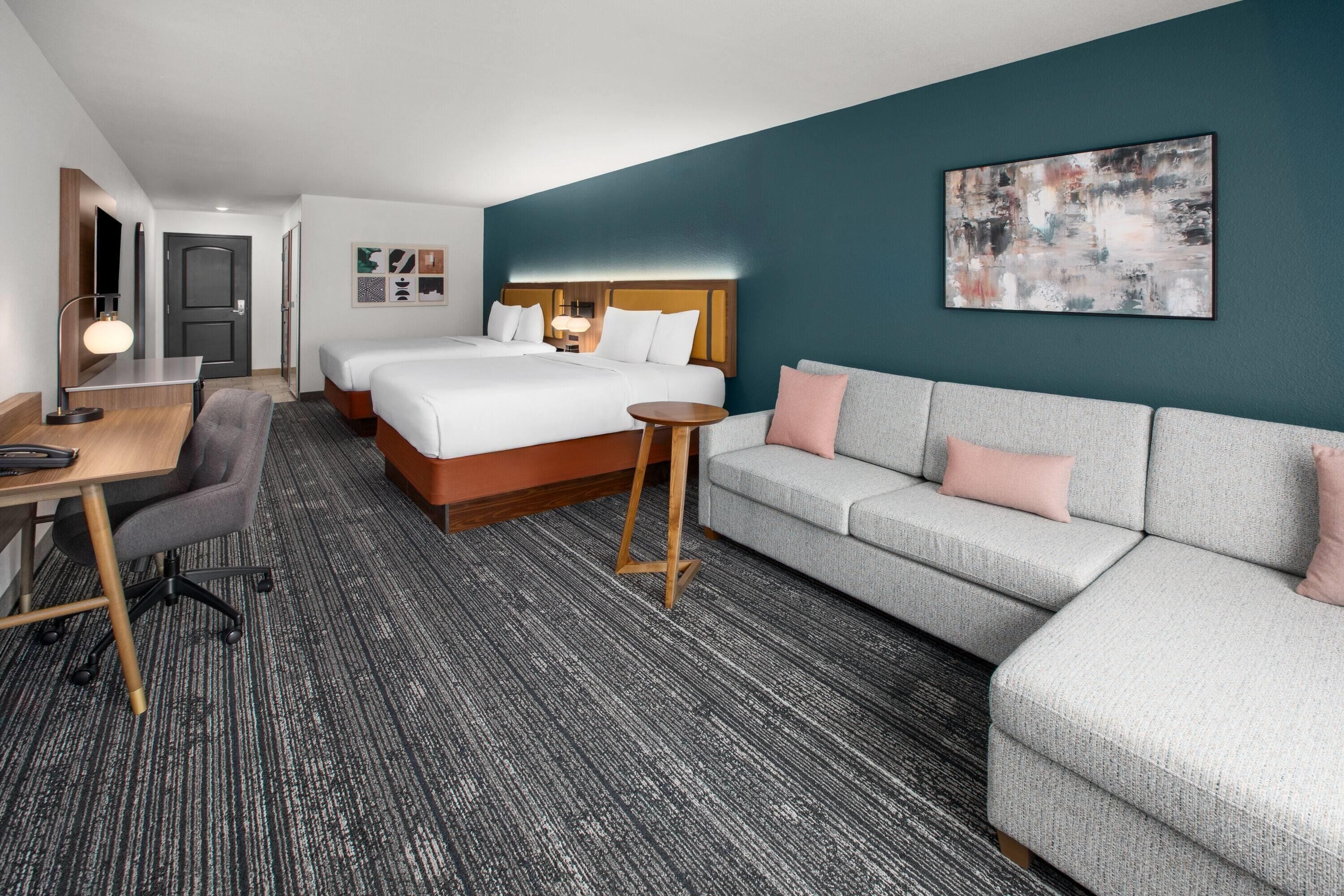Executive Suite, 2 Queen Beds, Accessible, Non Smoking