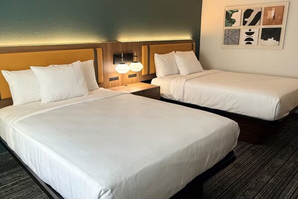 Hochwertige Bettwaren, Daunenbettdecken, Pillowtop-Betten, Schreibtisch