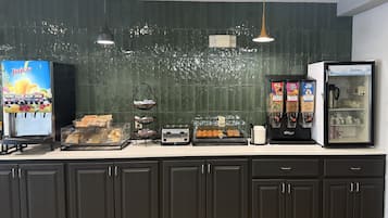 Tägliches inbegriffenes Frühstück zur Selbstbedienung