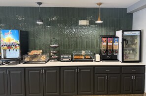 Desayuno de autoservicio incluido todos los días