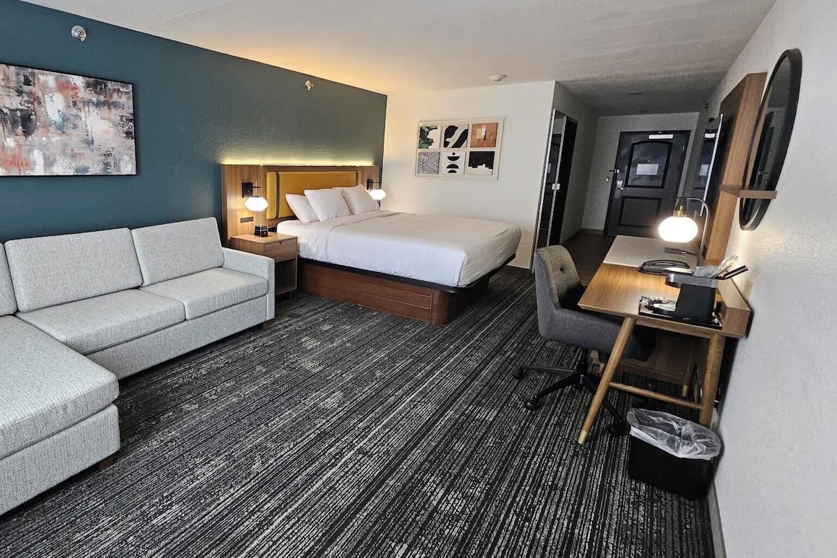 Executive-Suite, 1Ā King-Bett, Nichtraucher | Hochwertige Bettwaren, Daunenbettdecken, Pillowtop-Betten, Schreibtisch