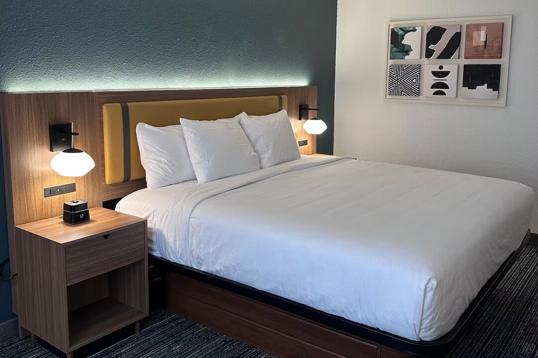 Premium bedding, down duvets, pillow-top beds, desk