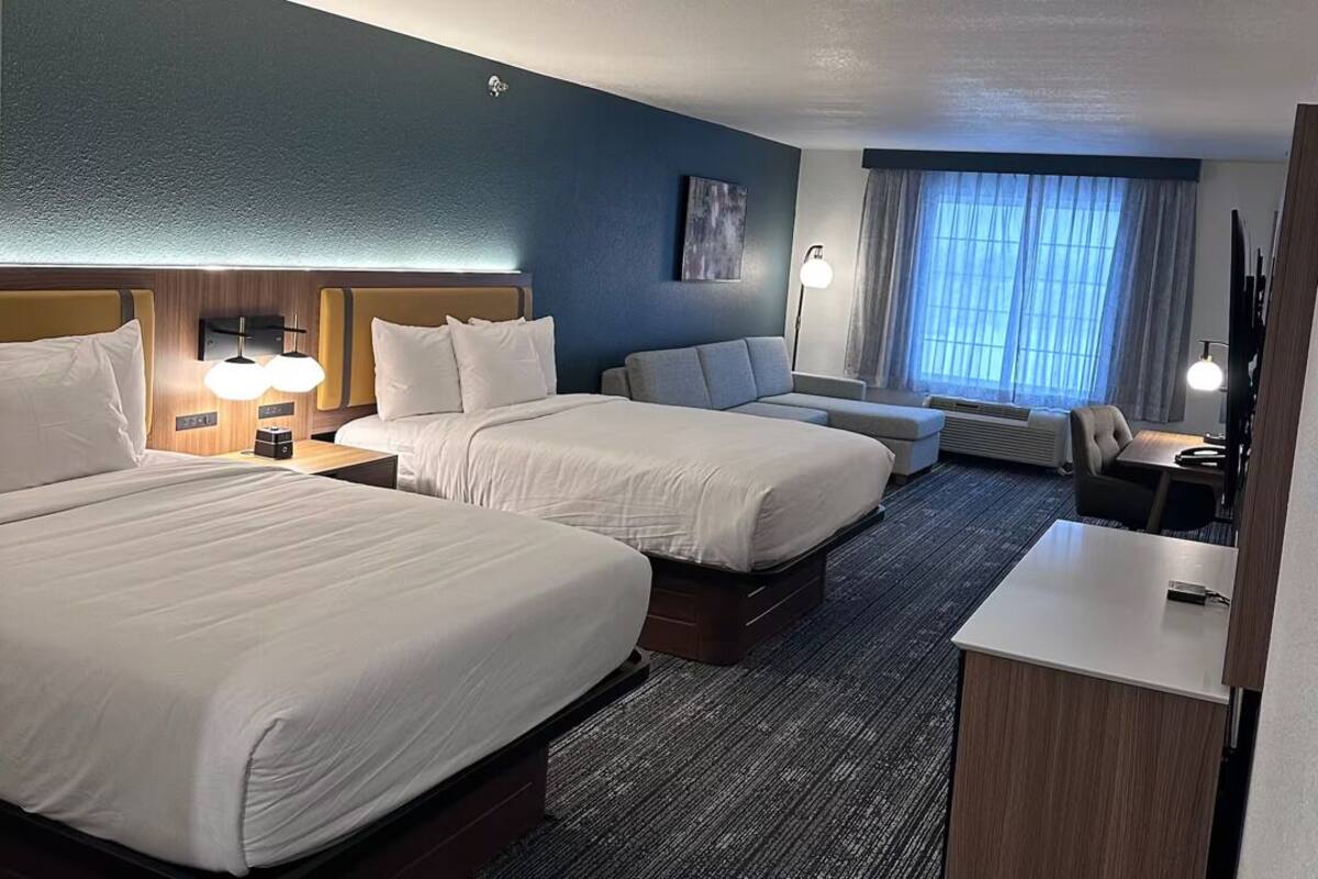 Premium bedding, down duvets, pillow-top beds, desk