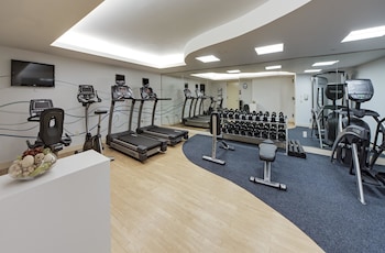 Fitness center at Wyndham Garden Chinatown
