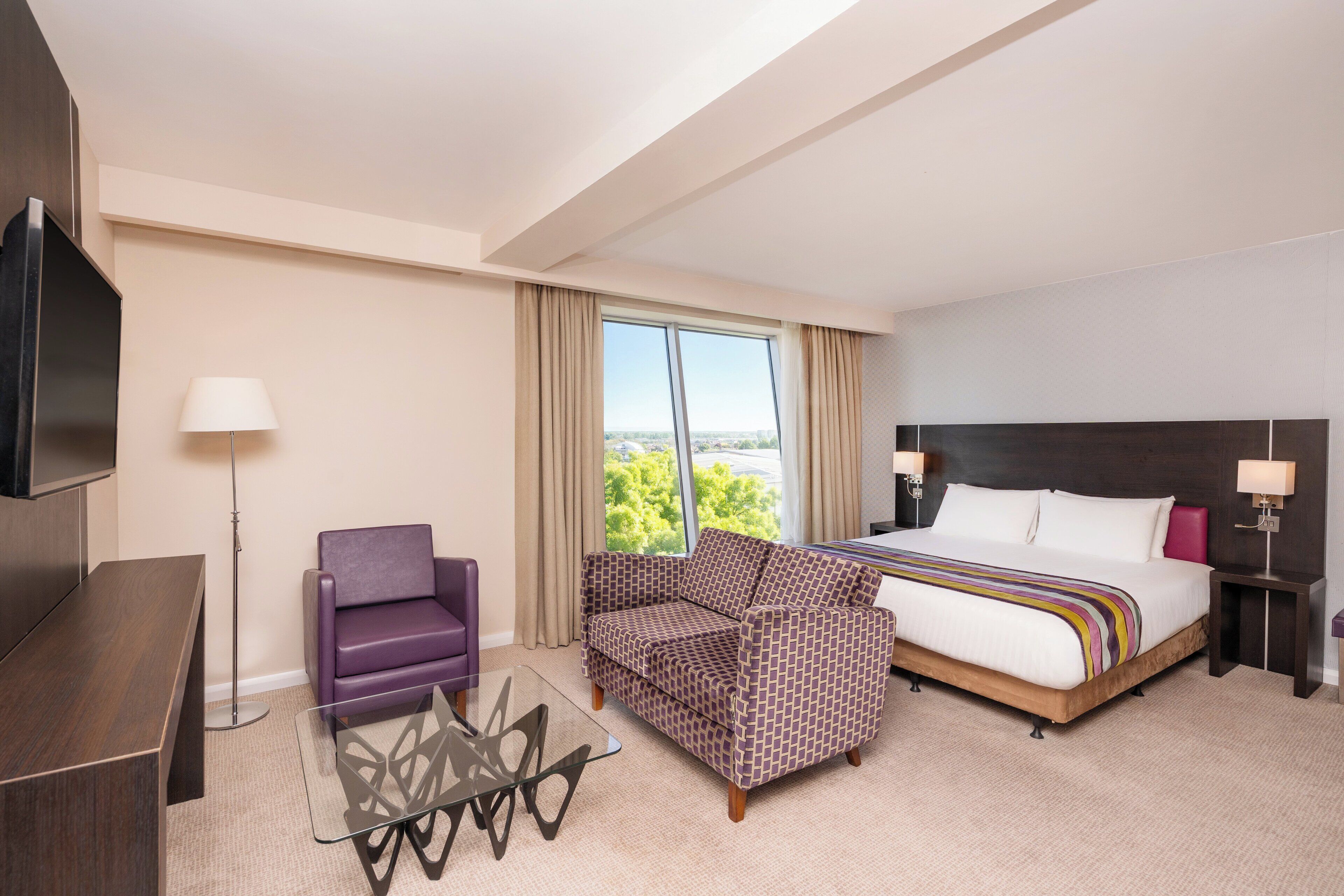 스위트, 킹사이즈침대 1개 (Airport View) | 객실 내 금고, 책상, 방음 설비, 다리미/다리미판