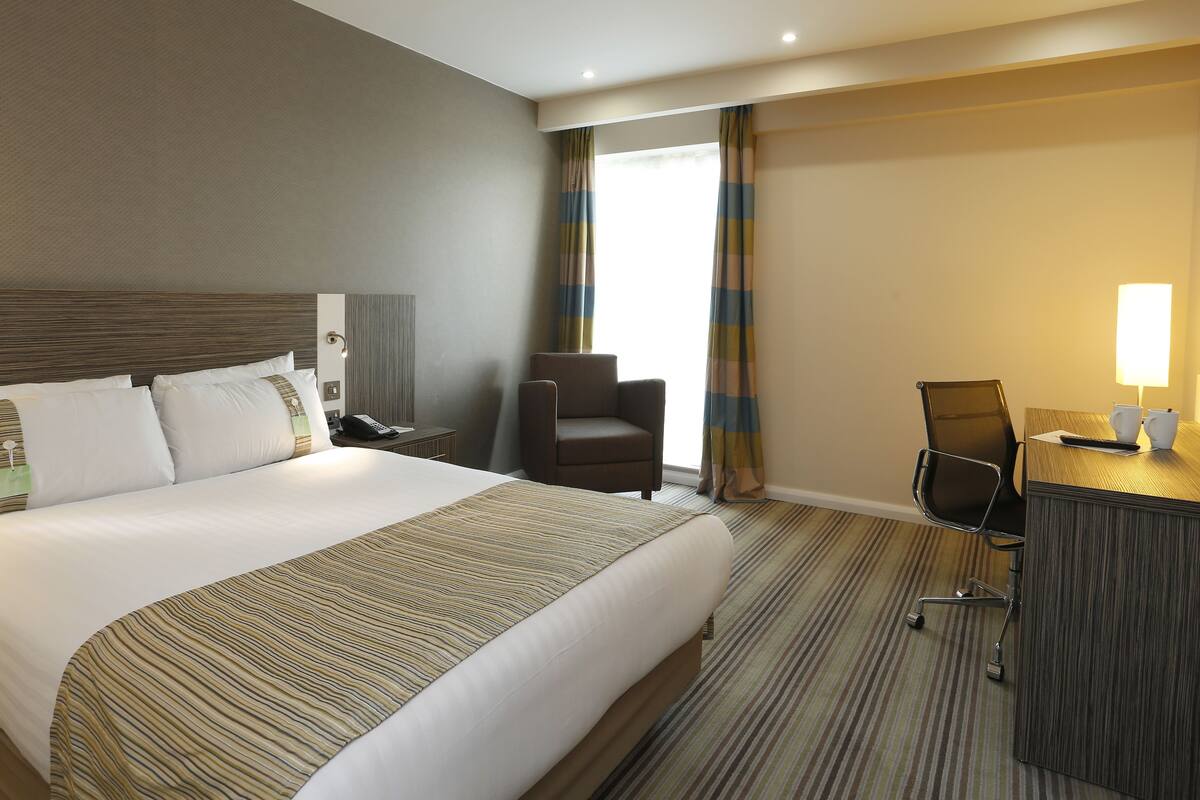 1 bedroom, in-room safe, desk, soundproofing