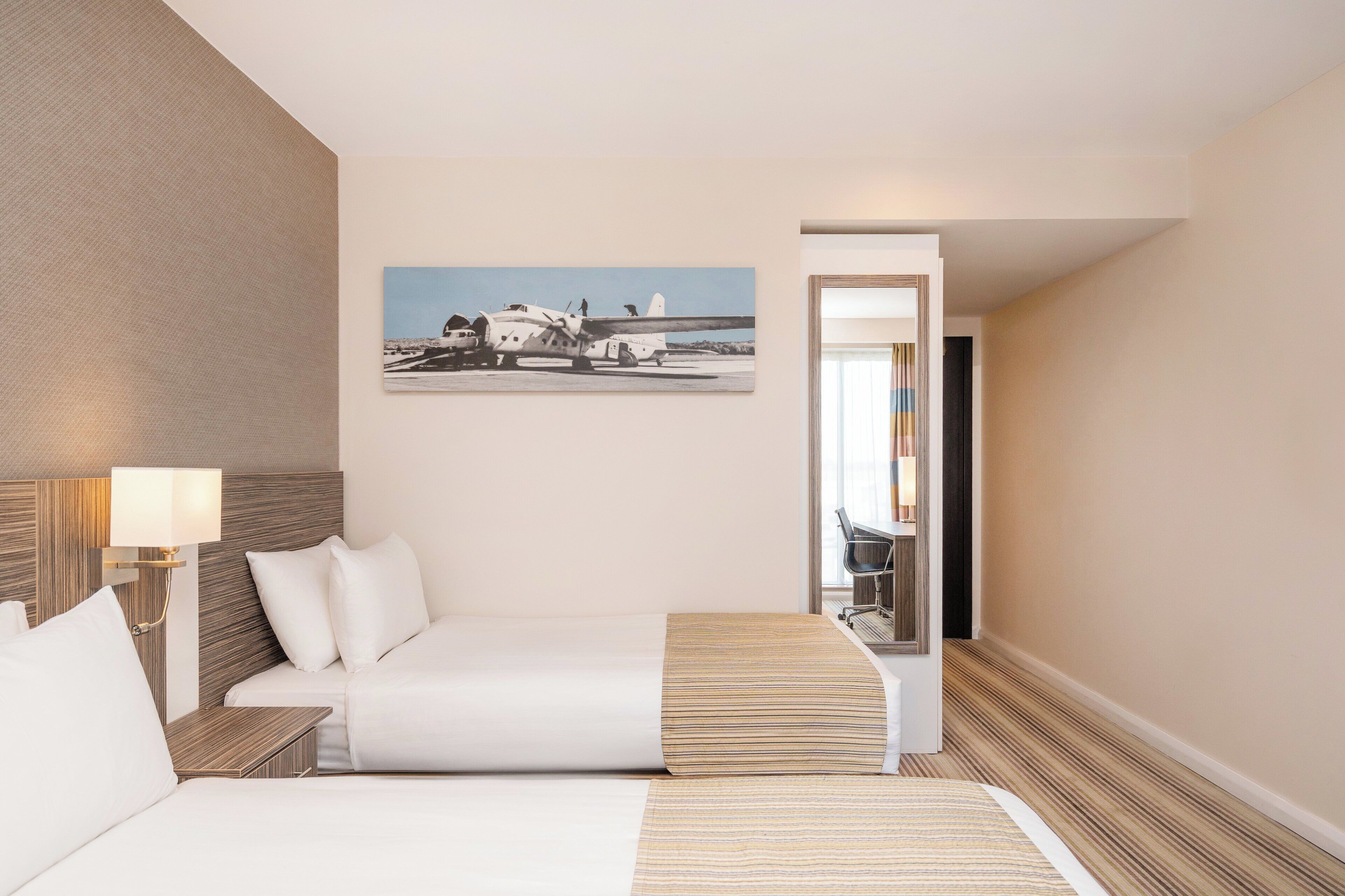 standard room, 2 single beds | 1 bedroom, in-room safe, desk, soundproofing