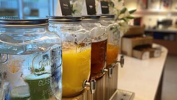 Free daily continental breakfast