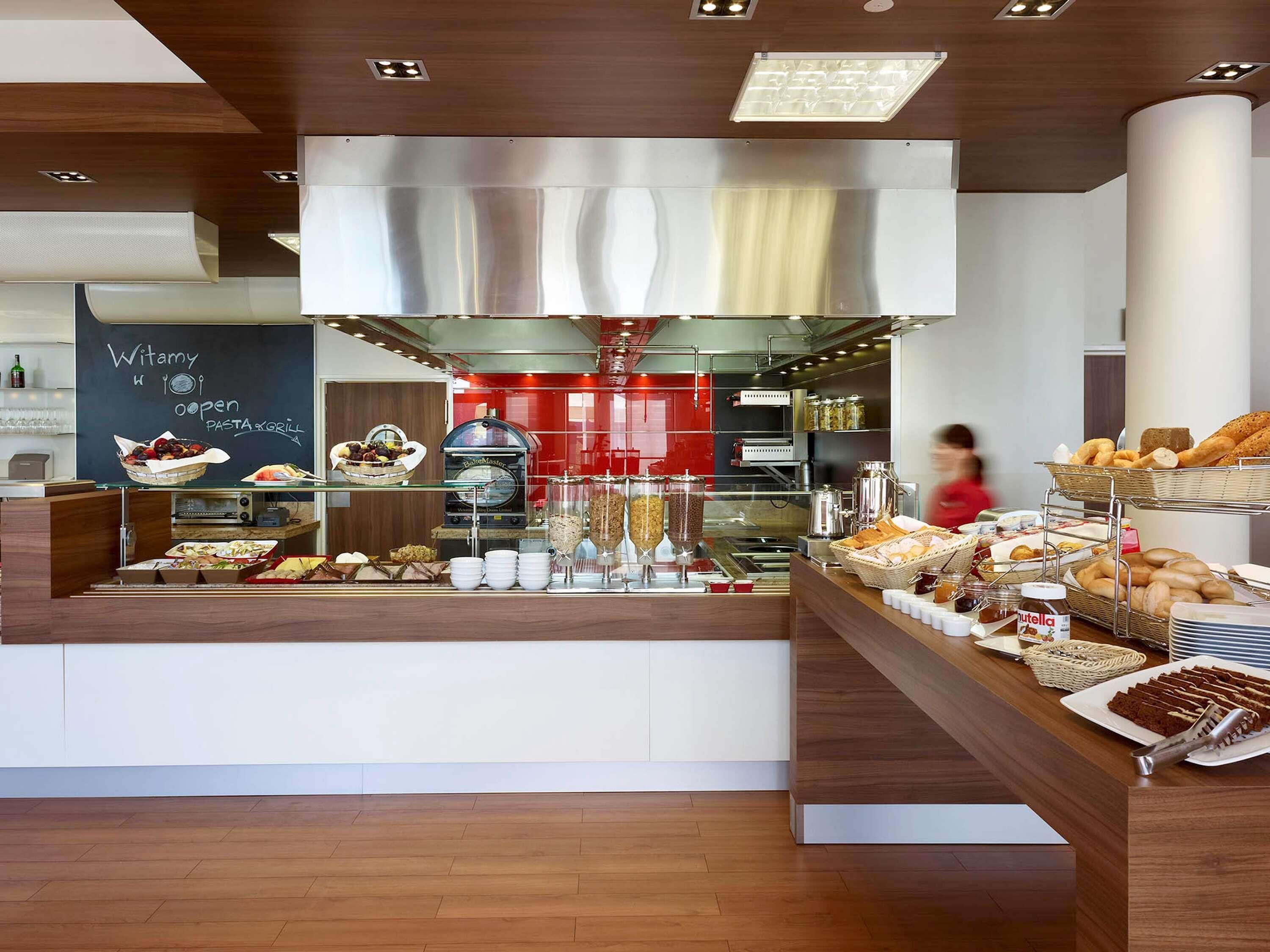 lunch and dinner served