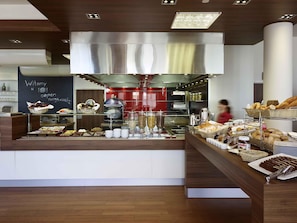 Serveert lunch en diner