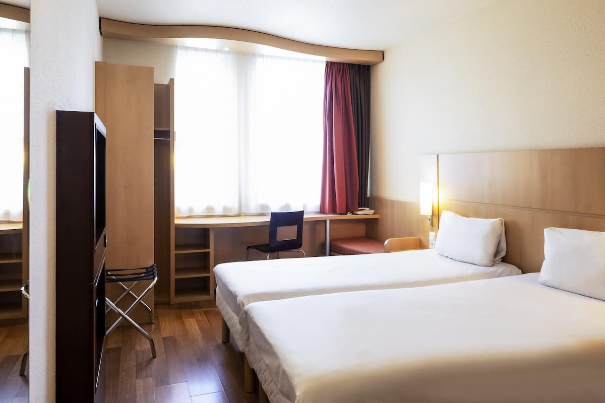 Twin Room, 2 Single Beds