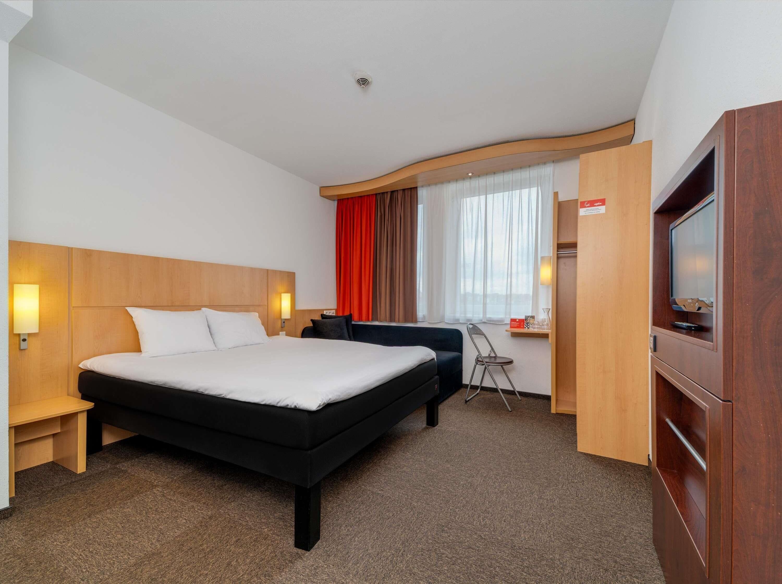 Standard Room, Multiple Beds (Standard) | In-room safe, desk, soundproofing, iron/ironing board (on request)