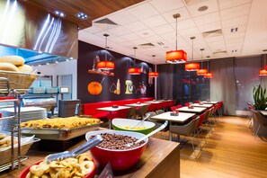 Frokostbuffé hver dag (PLN 55 per person)