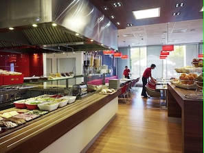 Lunch and dinner served - ibis Warszawa West Station (Warsaw)