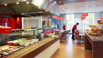 Lunch and dinner served