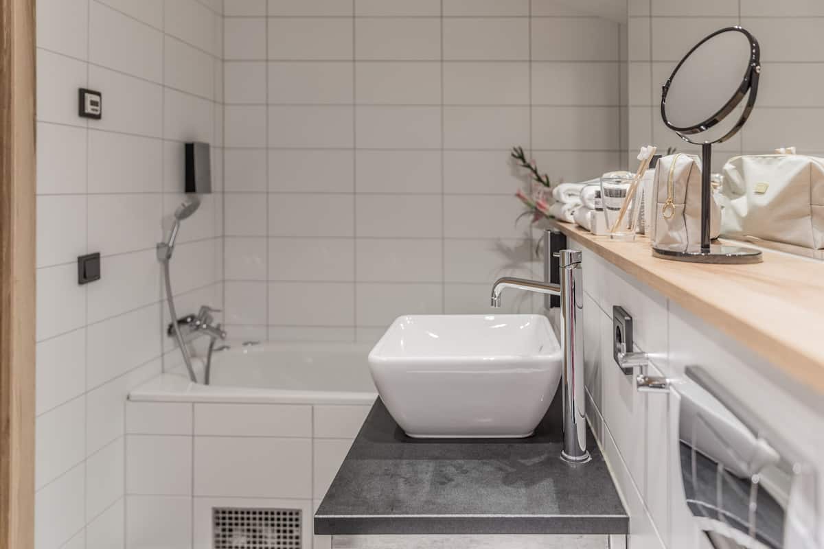 Studio Suite | Kamar mandi | Pengering rambut dan handuk