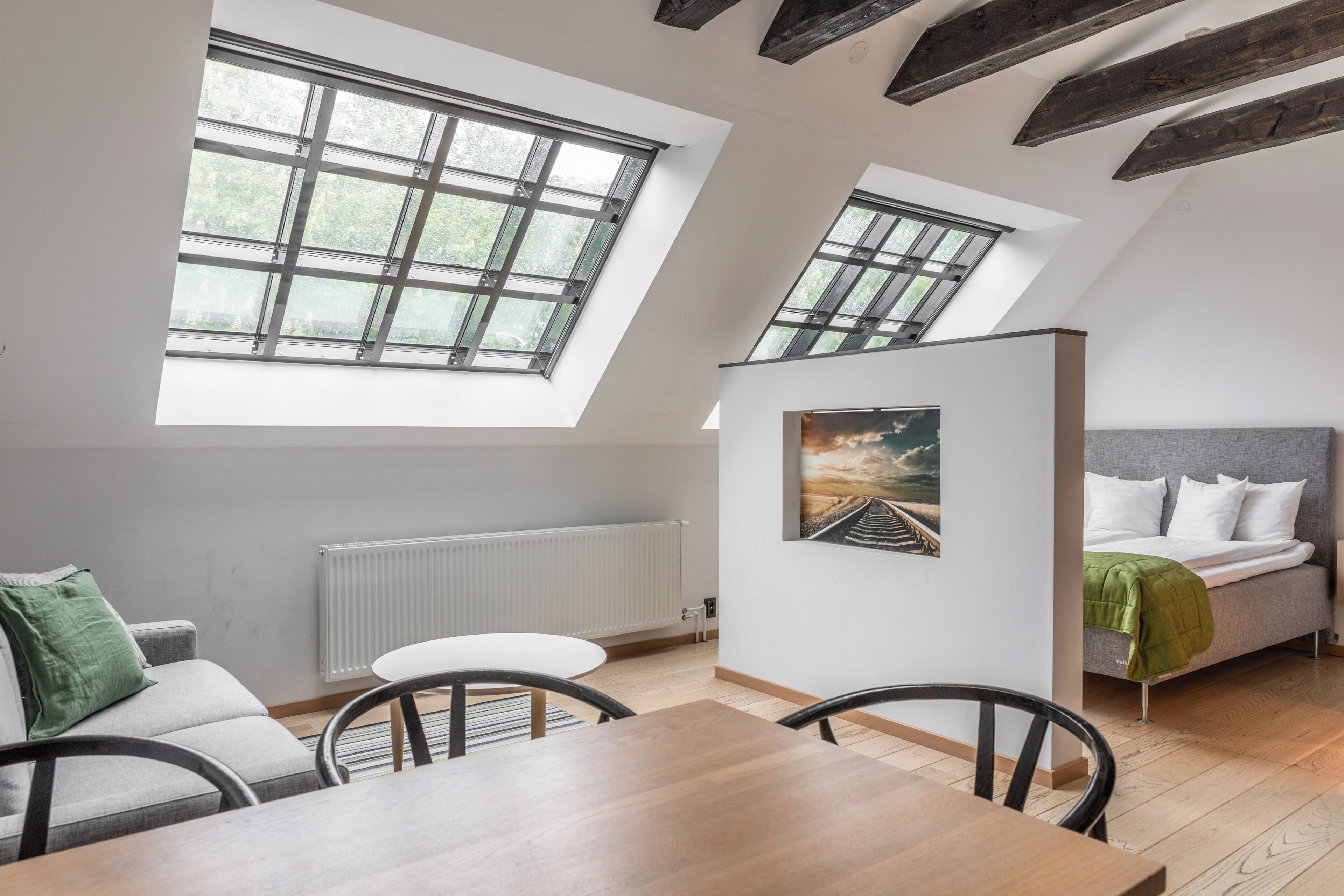 高级开间 | 办公桌、熨斗/熨衣板、婴儿床、免费 WiFi