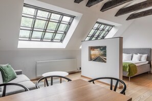 Superior-Studio | Schreibtisch, Bügeleisen/Bügelbrett, Babybetten, kostenloses WLAN