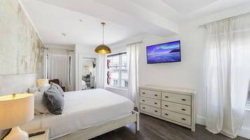 Suite, 1 King-Bett (Self check-in) | Pillowtop-Betten, Zimmersafe, individuell dekoriert