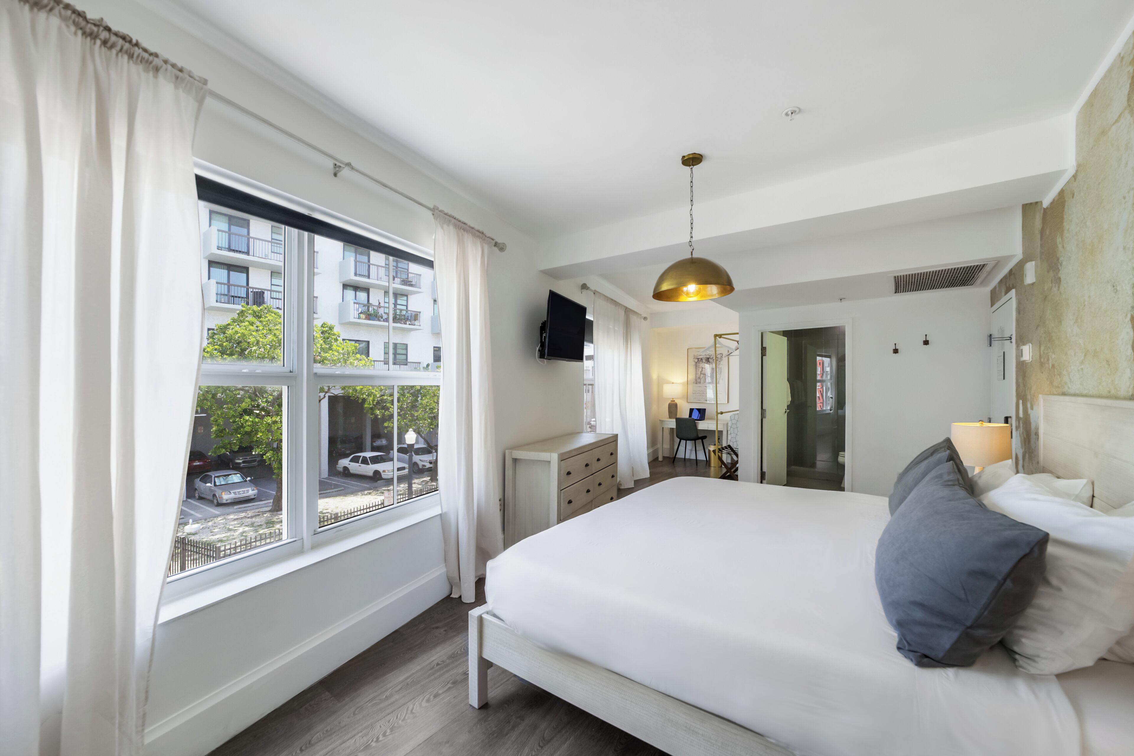 Suite, 1 King Bed (Self check-in) | Premium bedding, down comforters, pillowtop beds, in-room safe