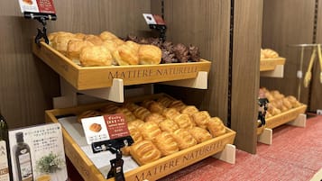 Free daily self-serve breakfast