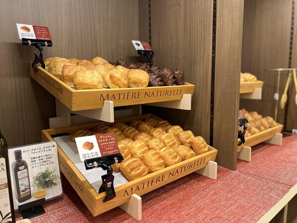 Petit déjeuner en libre-service compris tous les jours