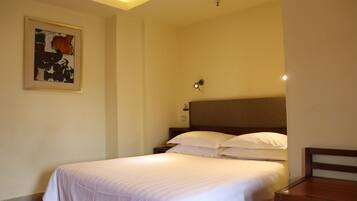 Standard Double Room | Desk, blackout drapes, WiFi (free), bed sheets