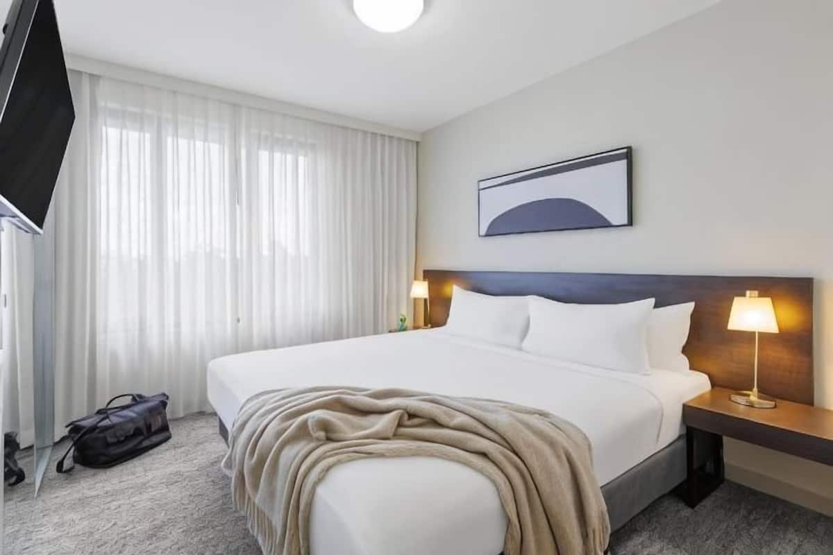 1 bedroom, in-room safe, desk, laptop workspace