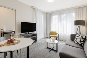 Televisión LCD 32 pulgadas con canales de televisión vía satélite