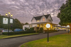 Exterior - Kings Court Motel (Whanganui)