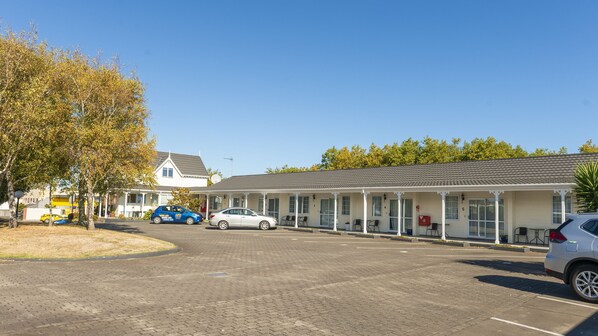 Exterior - Kings Court Motel (Whanganui)
